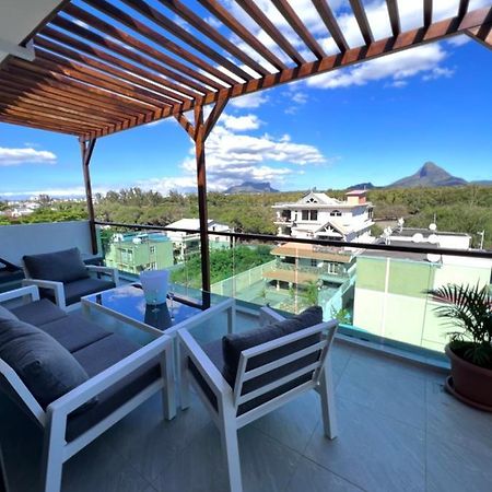 Top-Floor Modern 3Bd Penthouse With Beautiful Mountain View Terrace - 5 Min Walk To Beach Flic en Flac Bagian luar foto