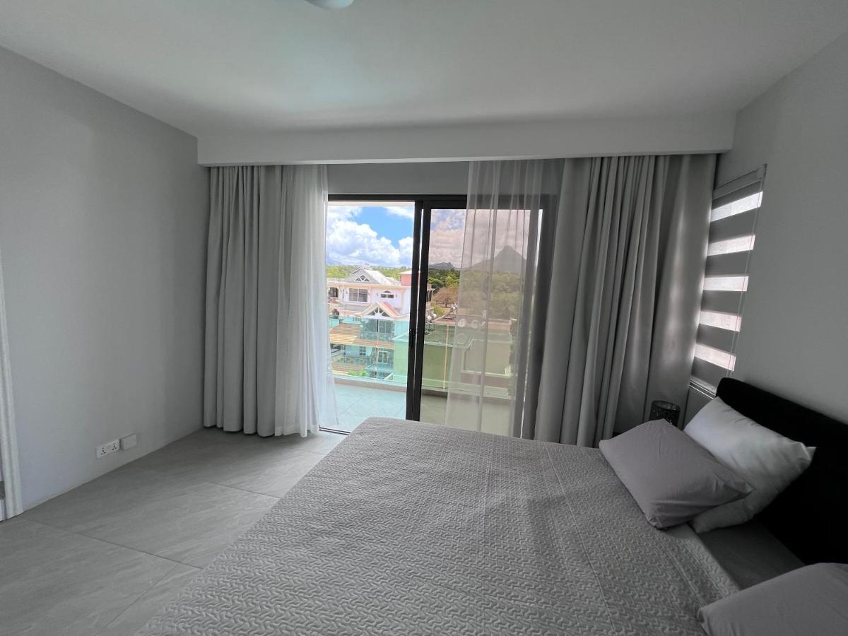 Top-Floor Modern 3Bd Penthouse With Beautiful Mountain View Terrace - 5 Min Walk To Beach Flic en Flac Bagian luar foto