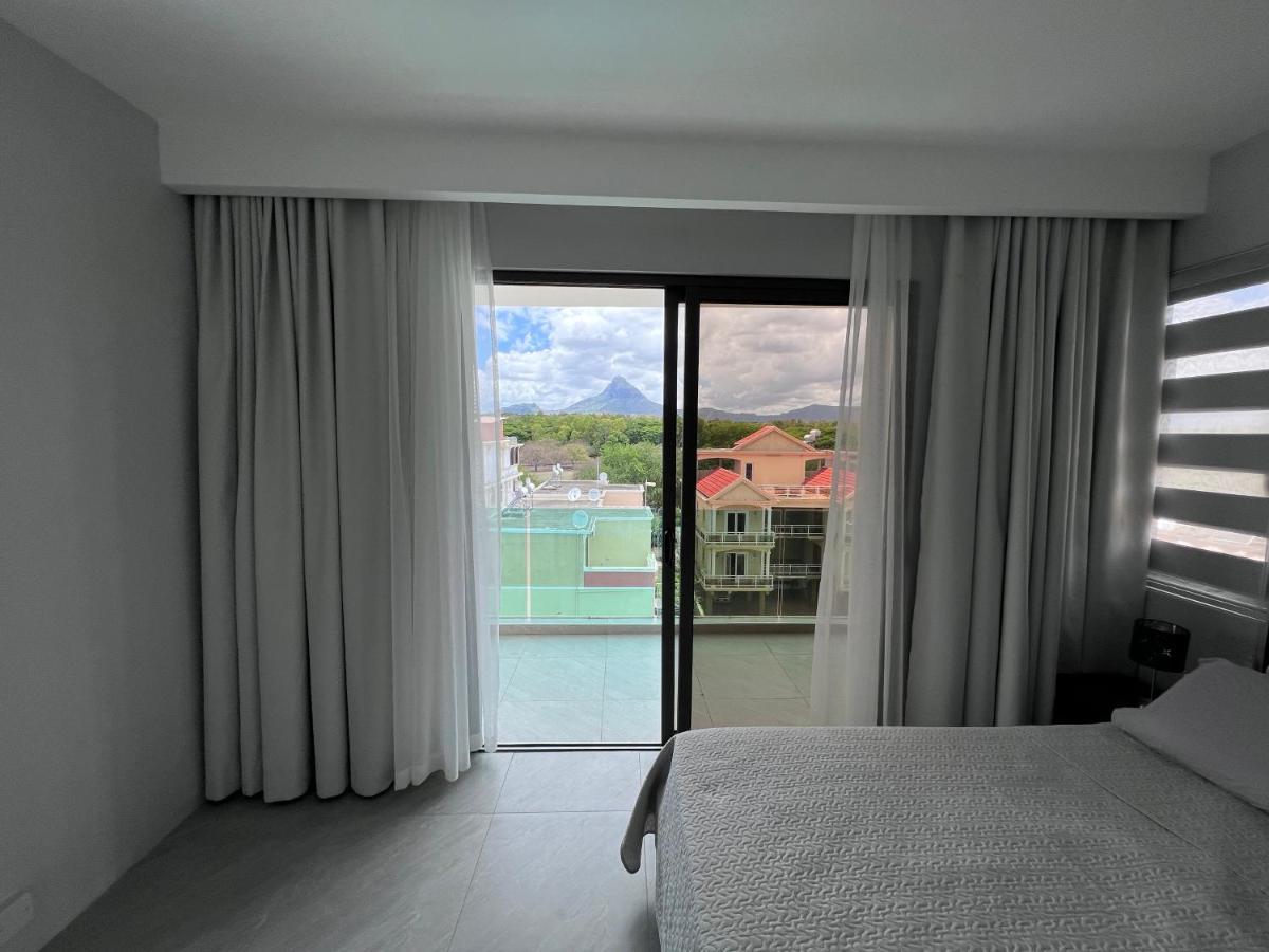 Top-Floor Modern 3Bd Penthouse With Beautiful Mountain View Terrace - 5 Min Walk To Beach Flic en Flac Bagian luar foto