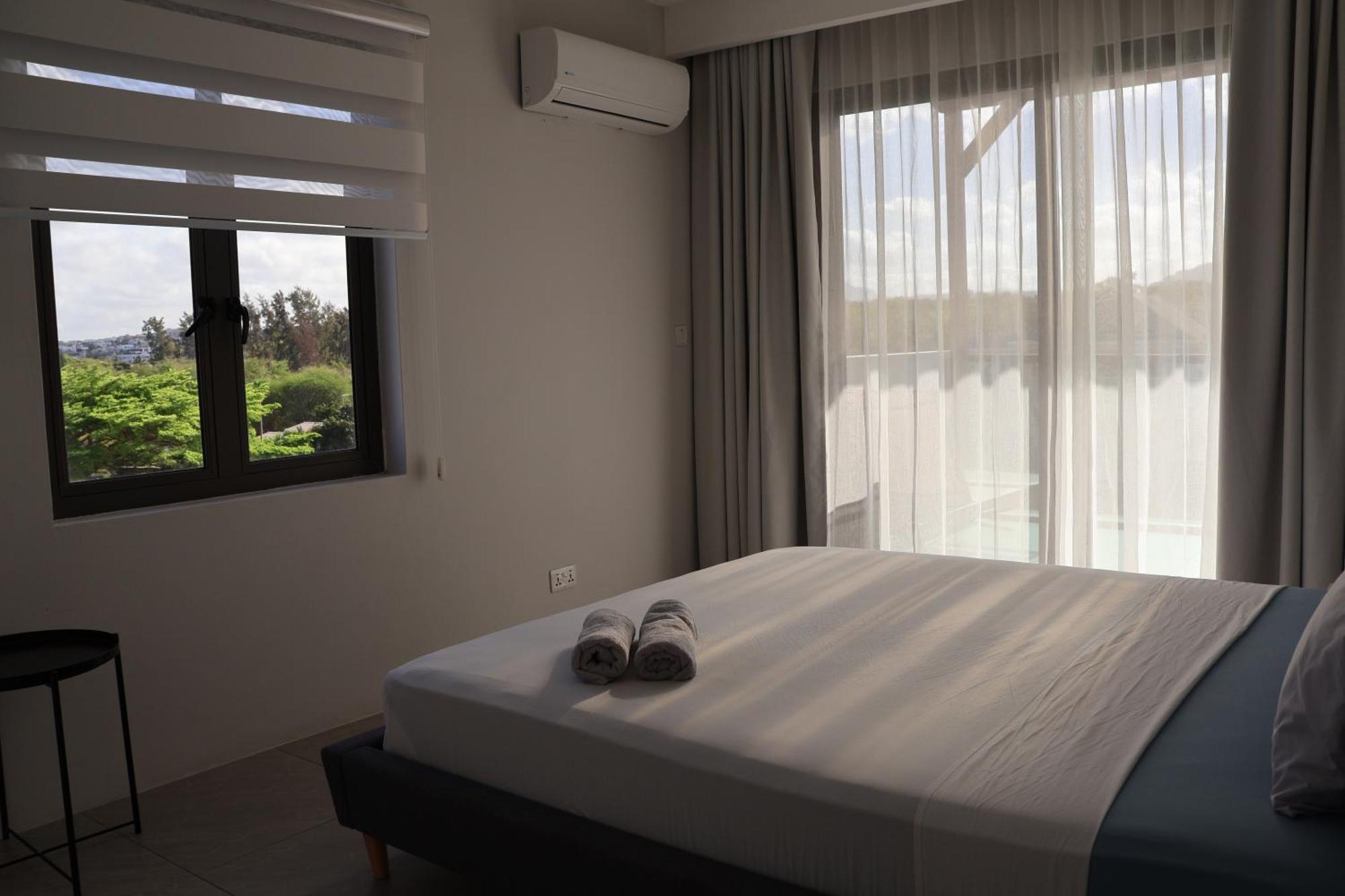 Top-Floor Modern 3Bd Penthouse With Beautiful Mountain View Terrace - 5 Min Walk To Beach Flic en Flac Bagian luar foto